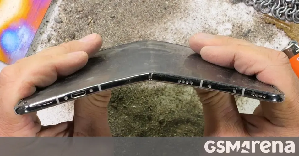 Apple’s Highly Anticipated iPhone Duo Faces Severe Durability Concerns Following JerryRigEverything’s Torture Test