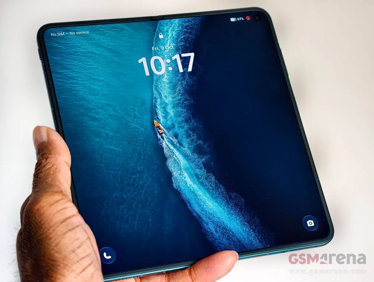 Vivo X Fold6 Nebula Teal Hands-On: A Closer Look at the Stunning New Foldable Flagship